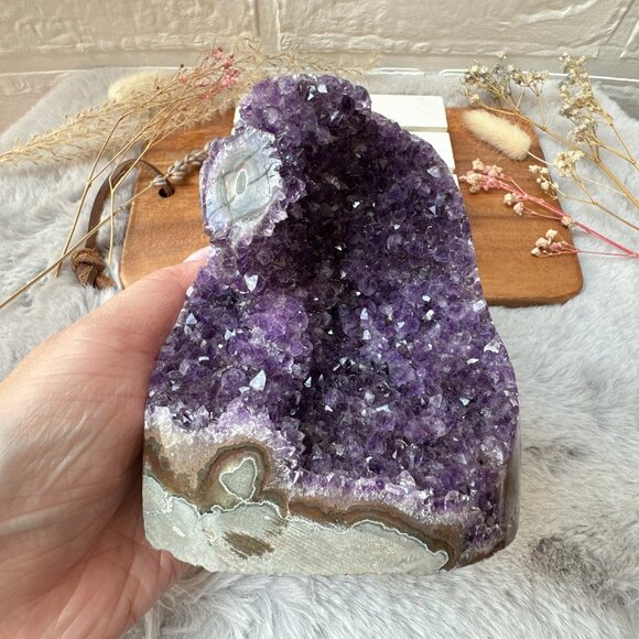 Gorgeous Amethyst Cut Base - Picture 6 of 8